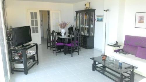 Aguilas Apartamento | Spacious Apartment in Águilas with Sea View and Pool