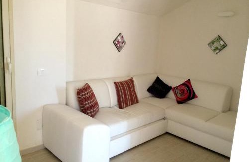Pozzallo Apartamento | Spacious Apartment in Pozzallo, 110m² with Pool and Sea View