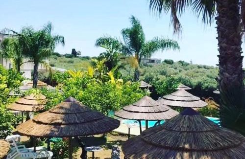 Pozzallo Apartamento | Spacious apartment in Pozzallo, sea view, shared pool