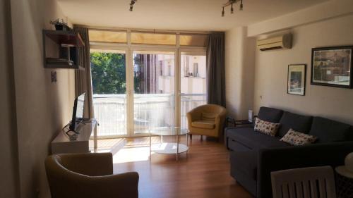 Mestalla Apartamento | Spacious apartment in Valencia 90 m² with shared garden