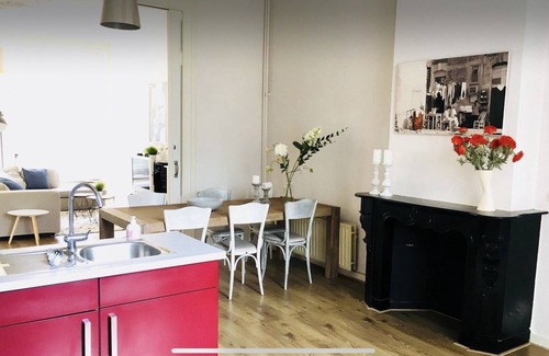 Zaltbommel Apartamento | Spacious apartment in monumental building center Zaltbommel.