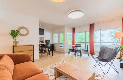 La Madeleine Apartamento | Spacious apartment with balcony and parking