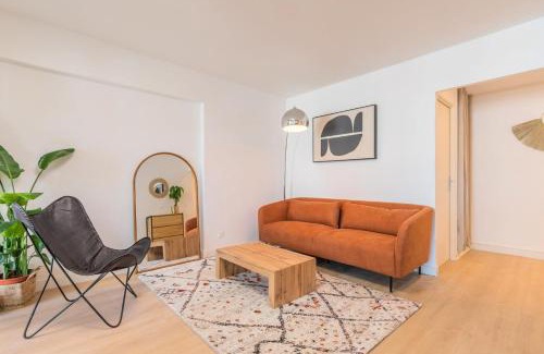 La Madeleine Apartamento | Spacious apartment with balcony and parking