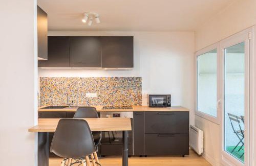 La Madeleine Apartamento | Spacious apartment with balcony and parking