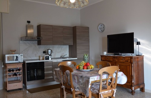 Viadanica Apartamento | Spacious apartment with panoramic terrace 10 minutes from Lake Iseo.