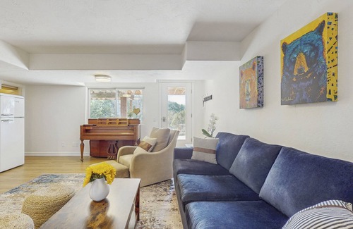 Eagle Apartamento | Spacious apartment w/ kitchen, wifi, great location & beautiful backyard