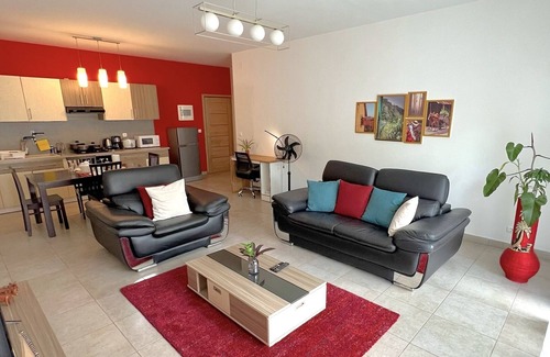 Antananarivo Apartamento | Spacious Apartment With Private Garden, Quiet and Secure