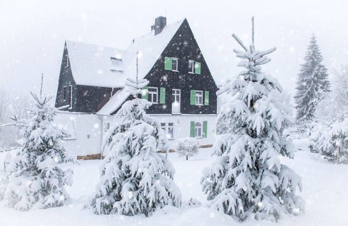 Baerenburg Apartamento | Spacious apartment with fireplace in an idyllic location on the edge of the forest