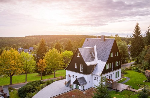 Baerenburg Apartamento | Spacious apartment with fireplace in an idyllic location on the edge of the forest