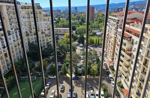Tbilisi Apartamento | Spacious Apartment with Nice Views Next to Wood