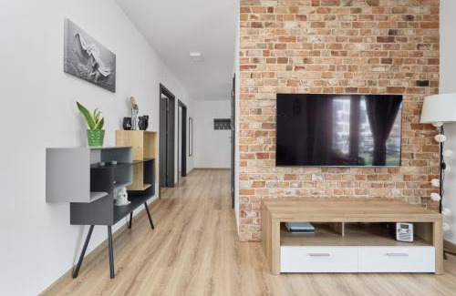 Psie Pole Apartamento | Spacious Apartment with Balcony near the Slavic Hill Wrocław by Renters Prestige
