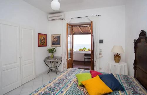 Lipari Apartamento | Spacious Apartment with Sea View in Lipari