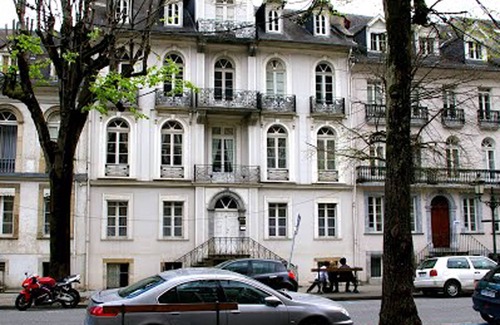 Bagneres-de-Luchon Apartamento | Spacious apt type 5 of 95m ², large volume, HEATED POOL