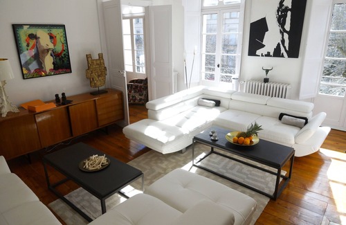 Bagneres-de-Luchon Apartamento | Spacious apt type 5 of 95m ², large volume, HEATED POOL