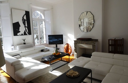 Bagneres-de-Luchon Apartamento | Spacious apt type 5 of 95m ², large volume, HEATED POOL
