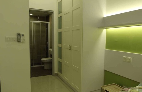 Kampung Sungai Kayu Ara Apartamento | Amplio Apt con Wifi en Bdr Utama PJ