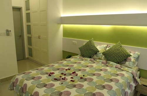 Kampung Sungai Kayu Ara Apartamento | Amplio Apt con Wifi en Bdr Utama PJ