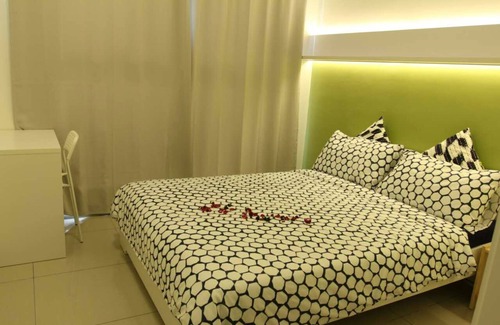 Kampung Sungai Kayu Ara Apartamento | Amplio Apt con Wifi en Bdr Utama PJ