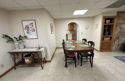 Winston - Salem Apartamento | Spacious Ardmore Garden Apartment