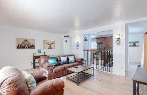 Alta Vista Area Casa | Spacious Arvada Family Home with King Beds and Office