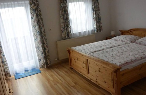 Waidhofen An Der Ybbs Apartamento | Spacious holiday apartment on the organic farm in the middle of a beautiful natural landscape