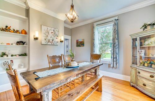 Athens - Sweetwater Casa | Spacious Athens Home about 1 Mi to Downtown!