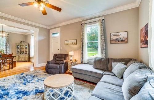 Athens - Sweetwater Casa | Spacious Athens Home about 1 Mi to Downtown!