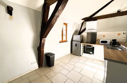Bourges Apartamento | Apartamento-Baño con ducha-Vista a la Ciudad