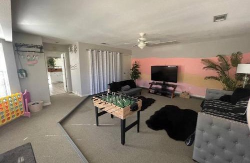 Manchaca Casa | Spacious Austin Retreat for Families & Groups