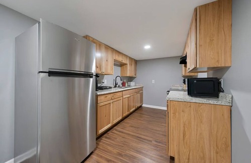 Glasgow Apartamento | Spacious Backyard Fireplace Mins from Downtown