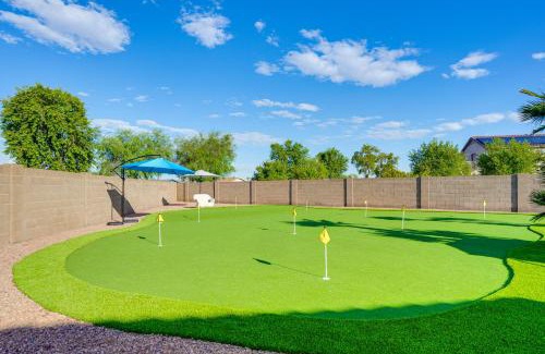 Springer Ranch Casa | Spacious Backyard with Putting Green! Peoria Retreat