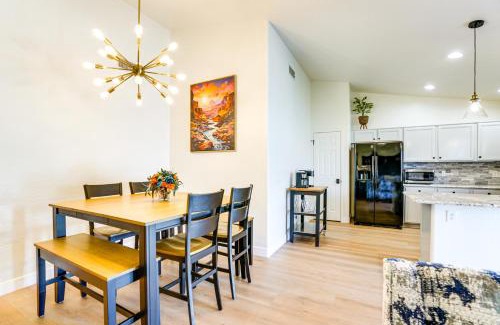 Springer Ranch Casa | Spacious Backyard with Putting Green! Peoria Retreat