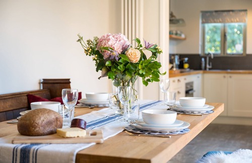 Runham Casa | Spacious barn, seals, seaside walks and Broads National Park