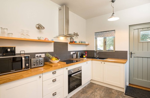 Runham Casa | Spacious barn, seals, seaside walks and Broads National Park