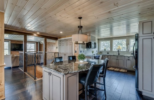 Clayton Casa | Spacious Barndominium with river view and steps from State Park