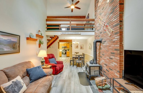 Bartlett Condominio | Spacious Bartlett Condo w/ Balconies & Pool!