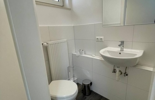 Furstenfeldbruck District Apartamento | Spacious basement apartment with 3 bedrooms, Wohnung mit 4 Betten