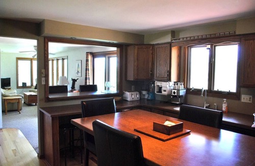 Green Bay Casa | Spacious "Bayview" 4-bedroom home in serene setting. Minutes to Lambeau Field.