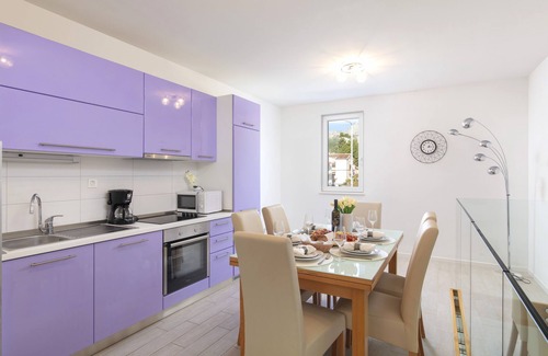 Podstrana Apartamento | Spacious Beachfront Apartments Tanita