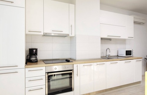 Podstrana Apartamento | Spacious Beachfront Apartments Tanita