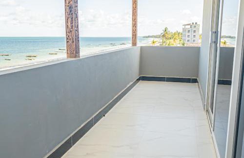 Uroa Apartamento | Spacious Beachfront Condo -AC - WIFI, Uroa Escape Zanzibar