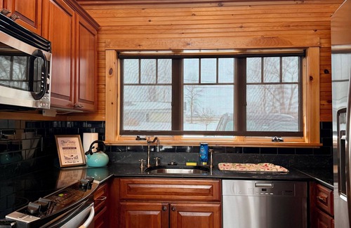 Willsboro Casa | Spacious Beachfront Lakehouse with Breathtaking View