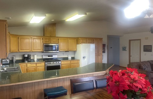 Eureka Casa | Spacious beachfront with panoramic views