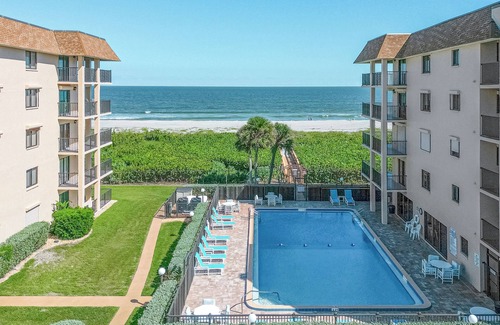Port Canaveral Condominio | Spacious & Beachy Monthly Rental - On Beach w/ Pool!