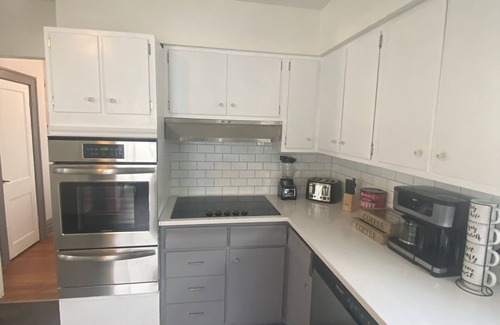 St. Charles Historic District Casa | Spacious, Beautiful St. Charles Home-Remodeled-Sleeps 10! New Patio!