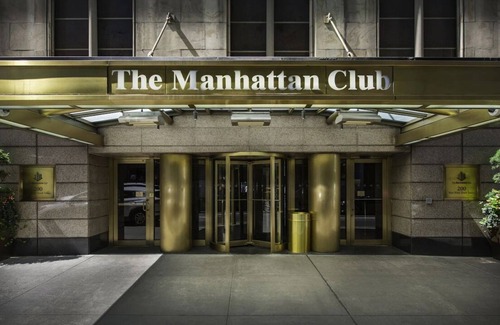 Central Park South Apartamento | Spacious, beautiful one-bedroom, two-bath, magical Christmas & New Year's season