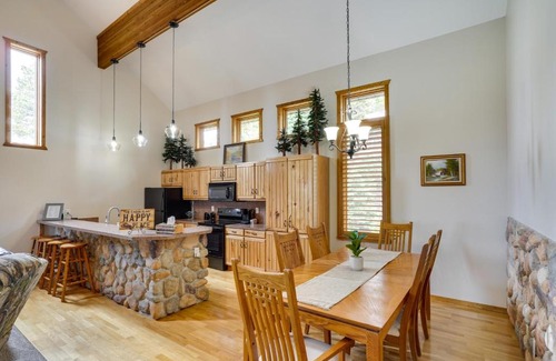 Beaver Casa | Spacious Beaver Getaway Near Eagle Point Resort!