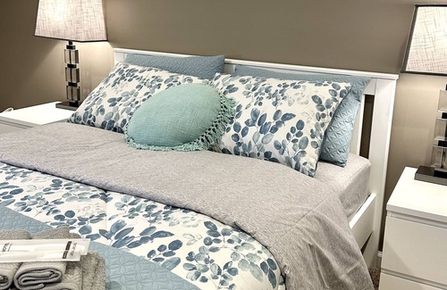 Sugar Hill Casa | Spacious bedroom close Buford