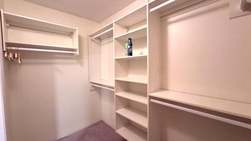 Richmond Casa | Spacious Bedroom with Two Queen Sized Bed