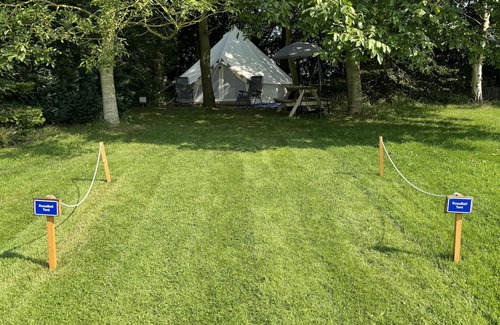 Grantham Alquiler De RV | Spacious Bell Tent at Herigerbi Park, Lincolnshire